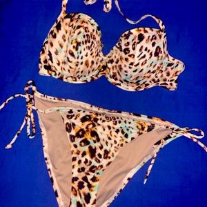 Leopard Victoria’s Secret bikini 34D/Med